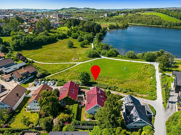 EiendomsMegler 1 v Thomas Fanebust presenterer Sandal Terrasse 4