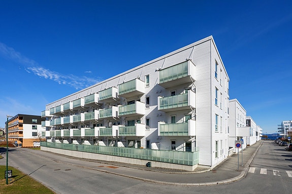 Det er med stor glede vi i Verdi Partners V/Therese Kane kan presentere en trivelig leilighet i Lervigbrygga 291 for salg.