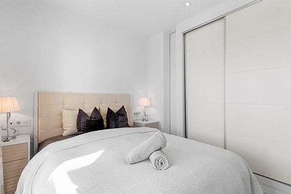 Klar til innflytting | Villa i populært område | Flott uteplass med eget basseng | Takterrasse