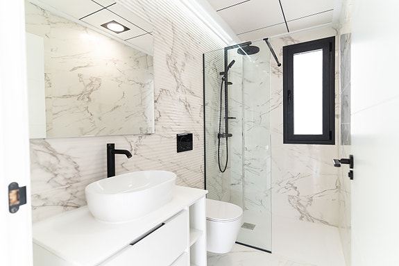 Råflott villa med 4 soverom og 3 bad | Attraktiv beliggenhet | Kort vei til nydelig strand | Høye kvaliteter