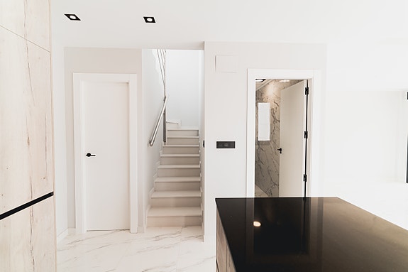 Råflott villa med 4 soverom og 3 bad | Attraktiv beliggenhet | Kort vei til nydelig strand | Høye kvaliteter