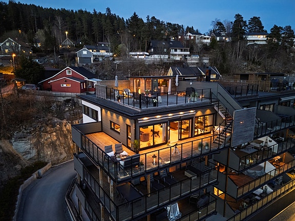 Sjelden sjanse! Stor penthouseleilighet på det vestvendte hjørnet