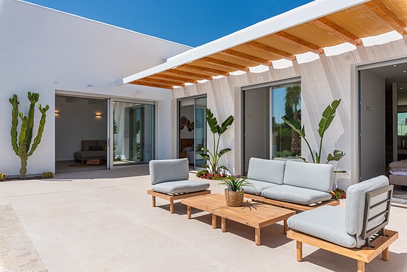 Ferdig til sommeren 25 | Nydelig villa i middelhavsstil | 3 romslige soverom | Fantastisk uteområdet med privat basseng