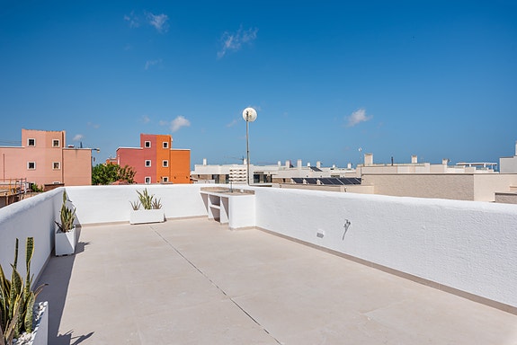 Ferdig til sommeren 25 | Nydelig villa i middelhavsstil | 3 romslige soverom | Fantastisk uteområdet med privat basseng