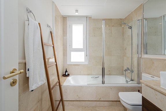 Toppleilighet! Stor takterrasse 71m2 med nydelig utsikt | Høy standard | Fellesområde med flotte fasiliteter!