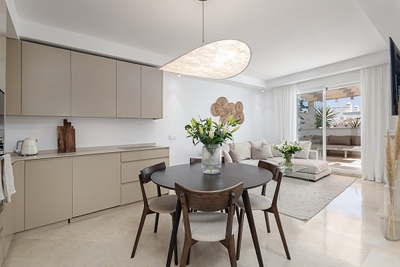 Toppleilighet! Stor takterrasse 71m2 med nydelig utsikt | Høy standard | Fellesområde med flotte fasiliteter!