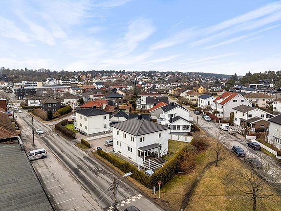 Hassingveien 33 presenteres av Per-Espen Omberg i Krogsveen.