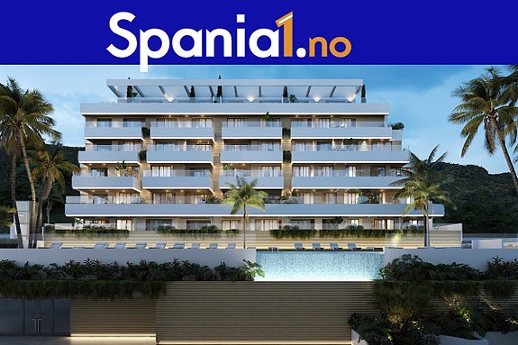 Ny leilighet | 4 soverom | Gå til strand | Flott fellesområde med hage og basseng | Parkering og bod