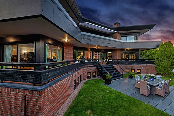 Velkommen til Holmenkollveien 107H - Presentert av Privatmegleren Dyve & Partnere v/ Alexander Sandaas