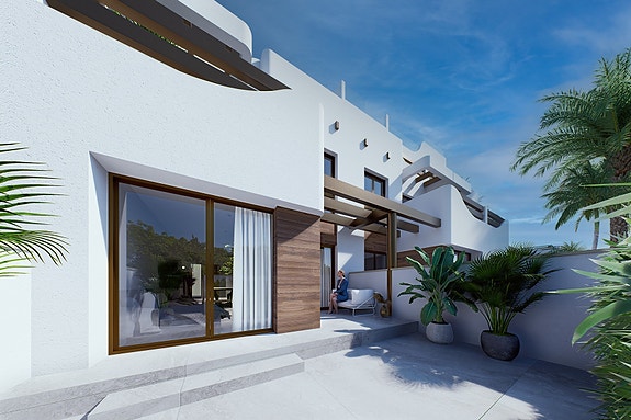 Nyhet | Kun 150 m til flott strand | Moderne penthouse-leilighet med havutsikt | Takterrasse | Flotte fellesområder