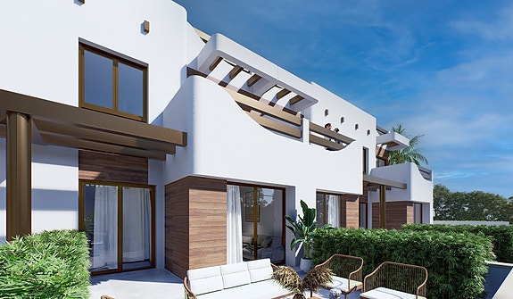 Nyhet | Kun 150 m til flott strand | Moderne penthouse-leilighet med havutsikt | Takterrasse | Flotte fellesområder