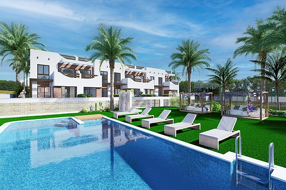 Nyhet | Kun 150 m til flott strand | Moderne penthouse-leilighet med havutsikt | Takterrasse | Flotte fellesområder