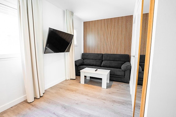 Unik penthouse i Nueva Andalucía - delt opp i 7 studioer med turistlisens og solid leieinntekt