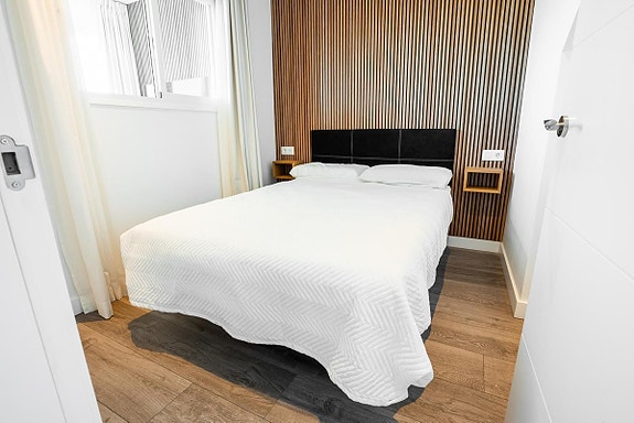 Unik penthouse i Nueva Andalucía - delt opp i 7 studioer med turistlisens og solid leieinntekt