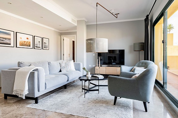 Strandnær penthouse med 3 soverom - To solrike terrasser og sjøutsikt | Perfekt som feriebolig og utleieobjekt