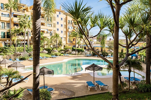 Strandnær penthouse med 3 soverom - To solrike terrasser og sjøutsikt | Perfekt som feriebolig og utleieobjekt