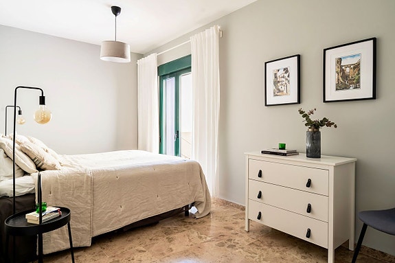 Strandnær penthouse med 3 soverom - To solrike terrasser og sjøutsikt | Perfekt som feriebolig og utleieobjekt