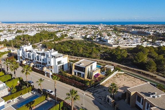 Sjelden mulighet! Luksuriøs villa med 5 soverom - Høy standard, privat basseng og flott beliggenhet