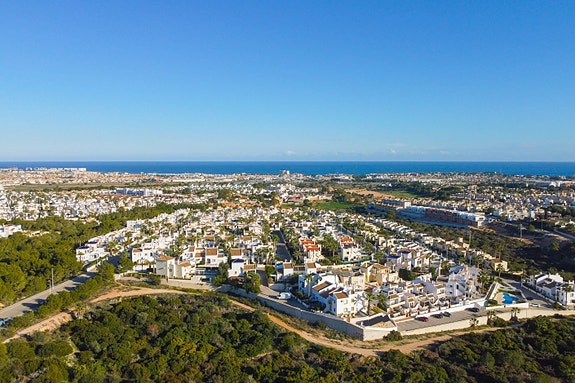 Sjelden mulighet! Luksuriøs villa med 5 soverom - Høy standard, privat basseng og flott beliggenhet