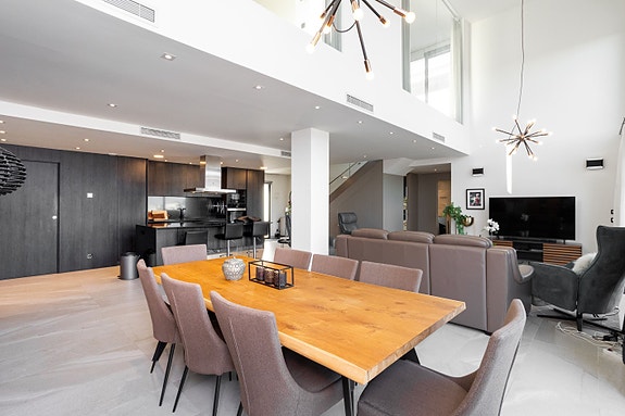 Sjelden mulighet! Luksuriøs villa med 5 soverom - Høy standard, privat basseng og flott beliggenhet