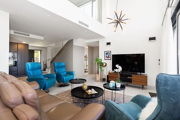 Sjelden mulighet! Luksuriøs villa med 5 soverom - Høy standard, privat basseng og flott beliggenhet