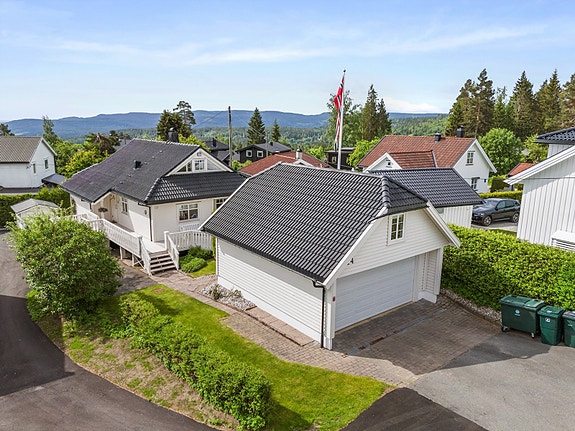 Eiendommen ligger godt til på attraktive Konnerud i et barnevennlig boligfelt