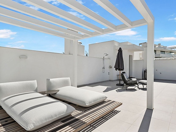 Eksklusiv penthouse med 3 soverom - Stor takterrasse, panoramautsikt og luksuriøst interiør