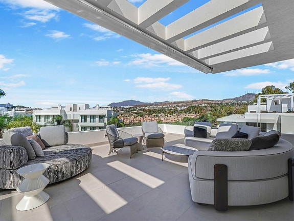 Eksklusiv penthouse med 3 soverom - Stor takterrasse, panoramautsikt og luksuriøst interiør