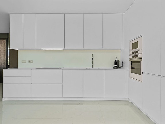 Eksklusiv penthouse med 3 soverom - Stor takterrasse, panoramautsikt og luksuriøst interiør