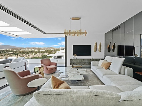 Eksklusiv penthouse med 3 soverom - Stor takterrasse, panoramautsikt og luksuriøst interiør