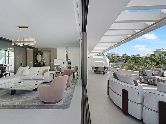 Eksklusiv penthouse med 3 soverom - Stor takterrasse, panoramautsikt og luksuriøst interiør