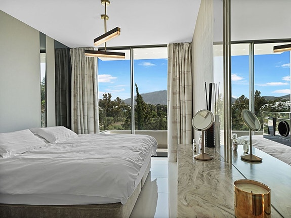 Eksklusiv penthouse med 3 soverom - Stor takterrasse, panoramautsikt og luksuriøst interiør