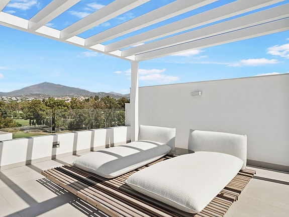 Eksklusiv penthouse med 3 soverom - Stor takterrasse, panoramautsikt og luksuriøst interiør