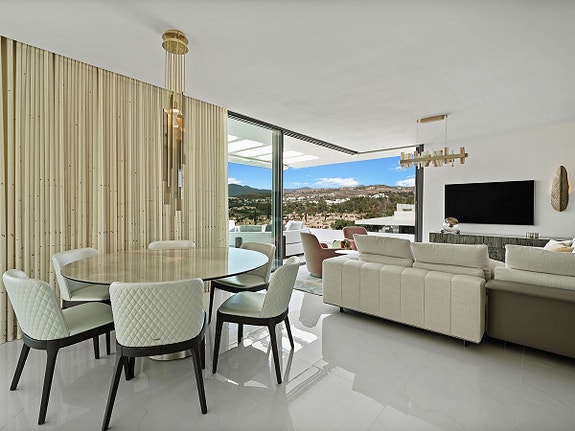 Eksklusiv penthouse med 3 soverom - Stor takterrasse, panoramautsikt og luksuriøst interiør