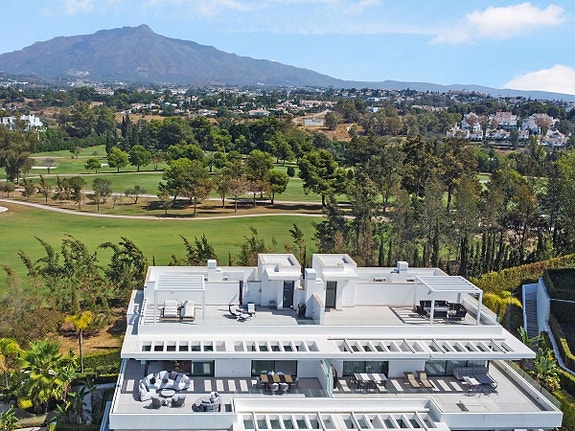Eksklusiv penthouse med 3 soverom - Stor takterrasse, panoramautsikt og luksuriøst interiør