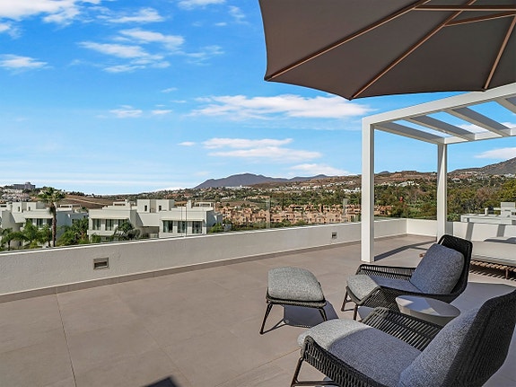 Eksklusiv penthouse med 3 soverom - Stor takterrasse, panoramautsikt og luksuriøst interiør