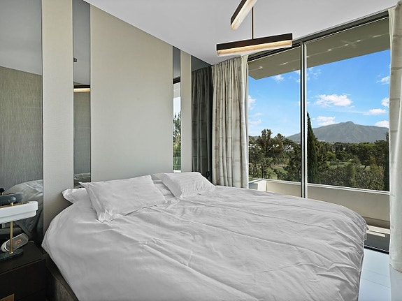 Eksklusiv penthouse med 3 soverom - Stor takterrasse, panoramautsikt og luksuriøst interiør