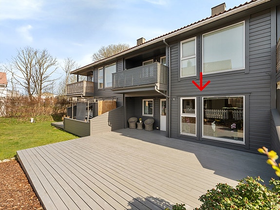 Innholdsrik leilighet med 2 soverom | Stor og solvendt terrasse |Fast parkeringsplass