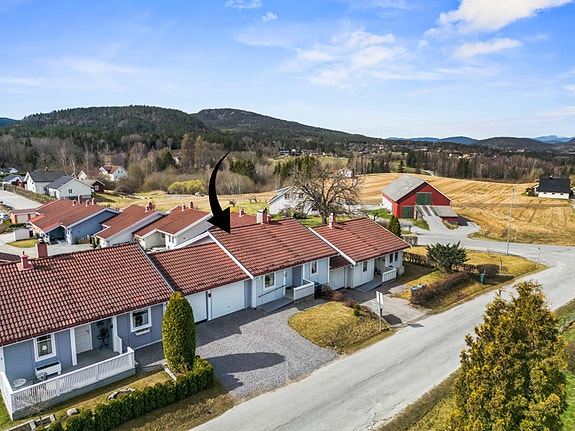 Berit Seltveit v/ Lokalmegleren Partners har gleden av å presentere Smedkåsa 4!