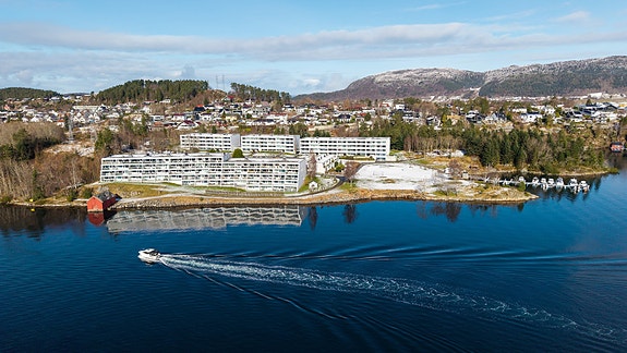 Partners Eiendomsmegling Storfjord v/ Vegard Lianes ønsker velkommen til Fredsbergvegen 45!
