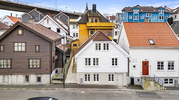 Øvre Banegate 23 presenteres av EIE eiendomsmegling v/ Torbjørn Lie - Eiendomsmegler MNEF/Salgsleder/Partner.