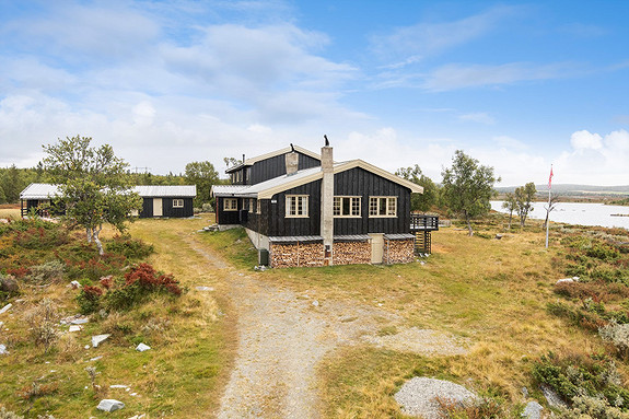 Hyttetun med idyllisk beliggenhet i Sør-Fron.