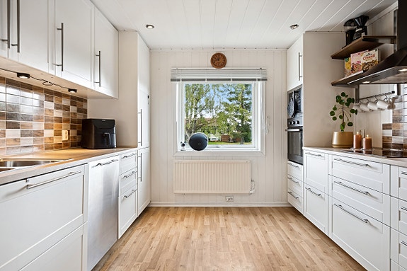 EiendomsMegler 1 v/Line Evensen ønsker deg velkommen til Holsvegen 54