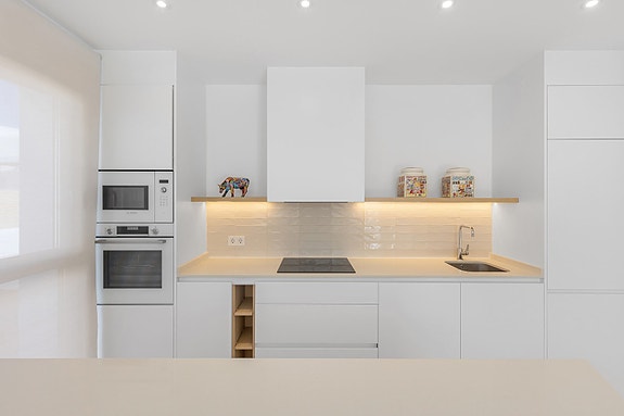 Moderne villa med middelhavspreg | Privat basseng og takterrasse | Sørvestvendt