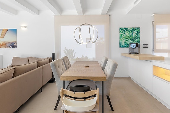 Moderne villa med middelhavspreg | Privat basseng og takterrasse | Sørvestvendt