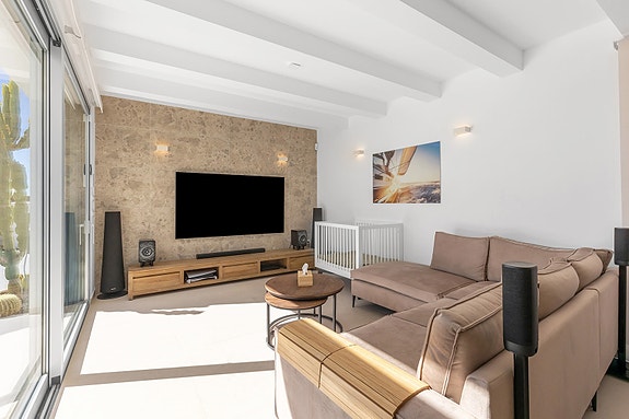 Moderne villa med middelhavspreg | Privat basseng og takterrasse | Sørvestvendt