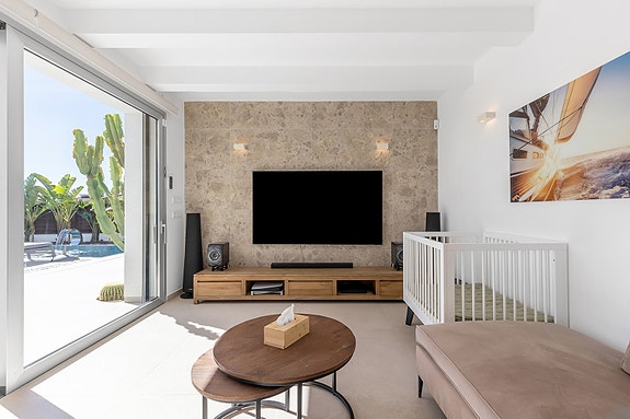 Moderne villa med middelhavspreg | Privat basseng og takterrasse | Sørvestvendt