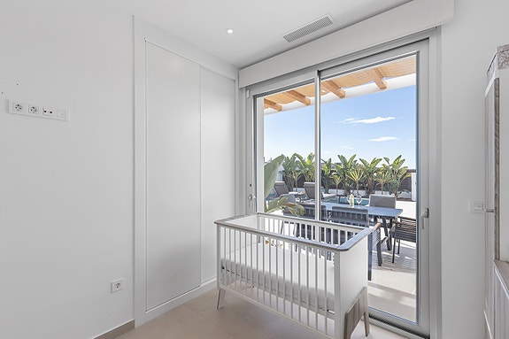 Moderne villa med middelhavspreg | Privat basseng og takterrasse | Sørvestvendt