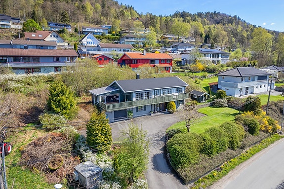 Aktiv Eiendomsmegling ønsker velkommen til Ringveien 8!