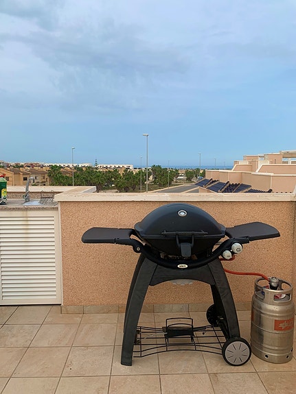 Hjørne-rekkehus med privat basseng - 200m2 uteplass - Lukket kompleks - Gangavstand til restauranter